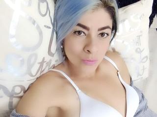 RoseChaudeX - Web cam porn with this tiny titty Hot chick 