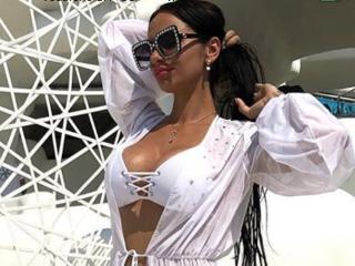 AvaHotGirl - online chat hard with this White 18+ teen woman 