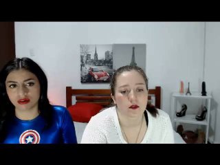CharlotAndSamantha - Webcam live excitant avec une Lesbienne de type latino  
