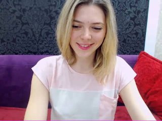 PaulaG - Chat xXx with this slim Young lady 
