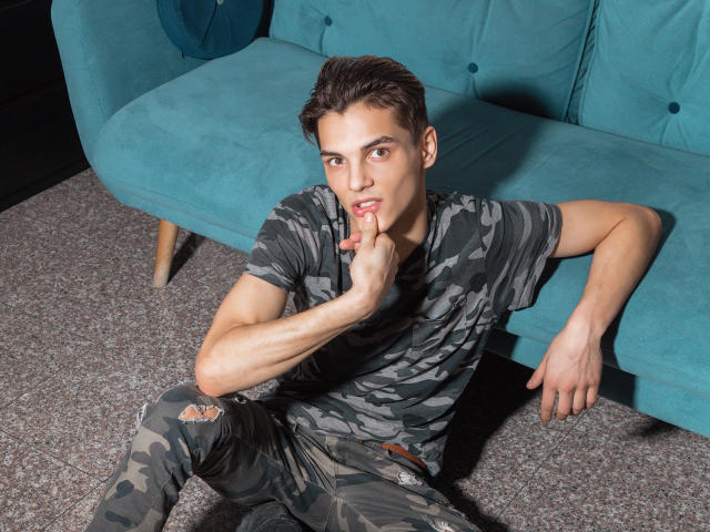 FrankieDale - Live porn &amp; sex cam - 6115806