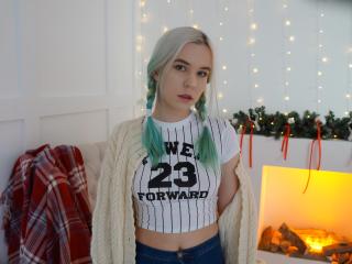 GirlsCrew - Chat cam hot with a shaved pubis Lesbian 
