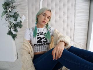 GirlsCrew - online chat porn with this skinny body Lesbian 