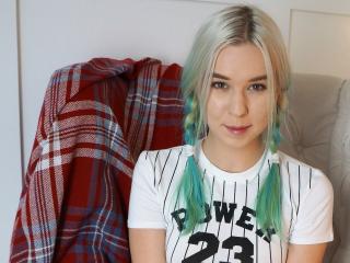 GirlsCrew - Video chat sex with a shaved sexual organ Lesbian 