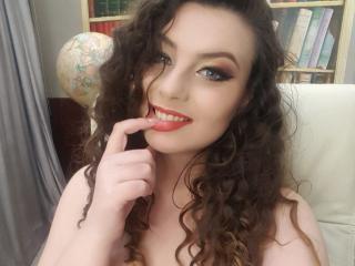 RoselyneVive - Webcam live xXx with this so-so figure Young and sexy lady 
