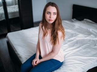 DorraStrawberry - Live chat sex with this European Young lady 