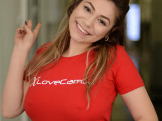 Lygia - Show sex avec cette Sensationnelle jeune model sexy avec des gros seins sur le service XloveCam 