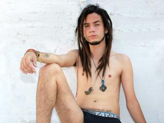 JadenCool - Webcam live hard avec un Homme châtain clair sur le service XloveCam 