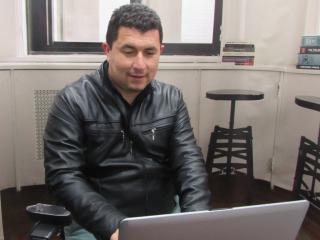 BigChris69 - online chat exciting with a dark hair Men sexually attracted to the same sex 
