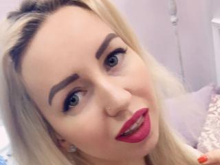 AddelynV - Chat cam exciting with this average body Young and sexy lady 