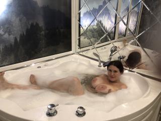 AlexandraMay - Chat cam sexe avec cette Resplendissante femme épilée  