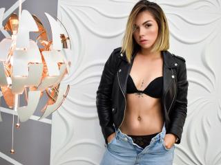 TorieWilliams - Webcam exciting with this regular body Sexy babes 