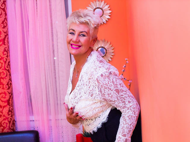 KinkyyHotLove - Live nude with this ordinary body shape Mature 