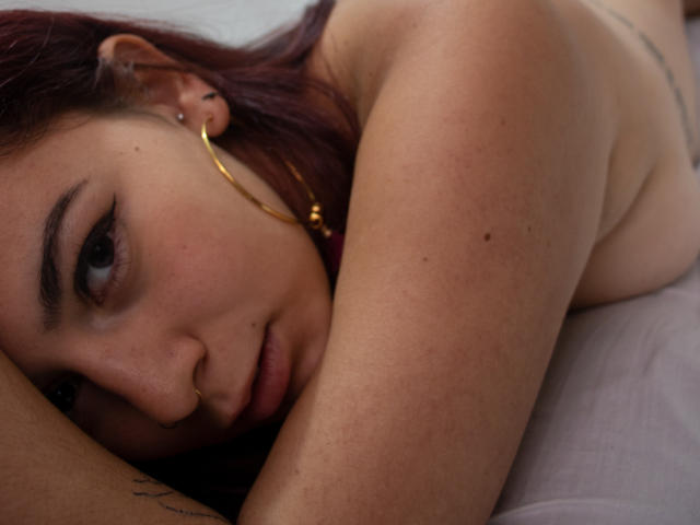 NatashaLady - Webcam porn avec une Incroyable femme très sexy latinas sur le site X Love Cam 