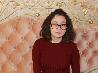LinaFoxy - online show hard with a chocolate like hair Sexy babes 