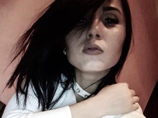 FionaLight - Live cam x with this slender build 18+ teen woman 