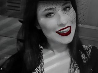 Juliett - Webcam hot avec une Fabuleuse femme sexy avec des cheveux noirs  