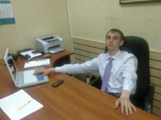 LuckyCole - Webcam sexy avec ce Homo ayant le sexe entièrement rasé sur le service Xlove 