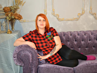 AliseAustin - Live sexy avec cette Sublime femme bien roulée aux cheveux roux sur la plateforme Xlovecam 
