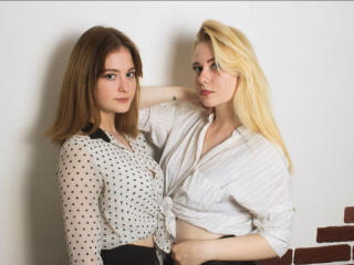 JoyElizaAndPia - Chat hard with a being from Europe Girl on girl 