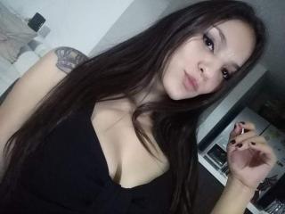 SharaXx - Live cam sex with this shaved pubis Sexy babes 