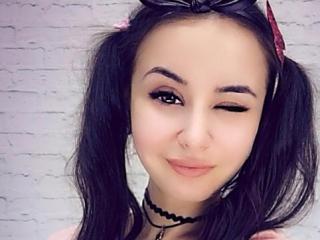 BaffyAmazing - Video chat hot with a medium rack Girl 
