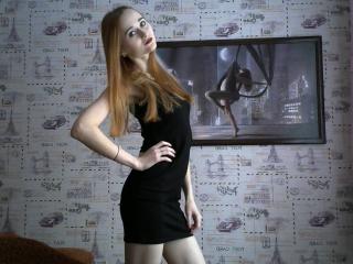 ErikaCute - Video chat sex with this Hot babe with a standard breast 