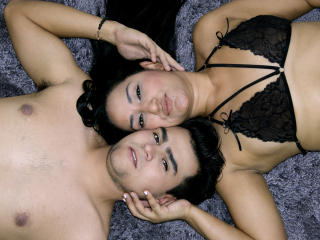 MorganXSophia - Webcam live porn avec un Couple à la chevelure noire sur le site Xlovecam 