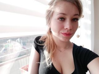HollyCandyX - Live chat xXx with this golden hair Young lady 