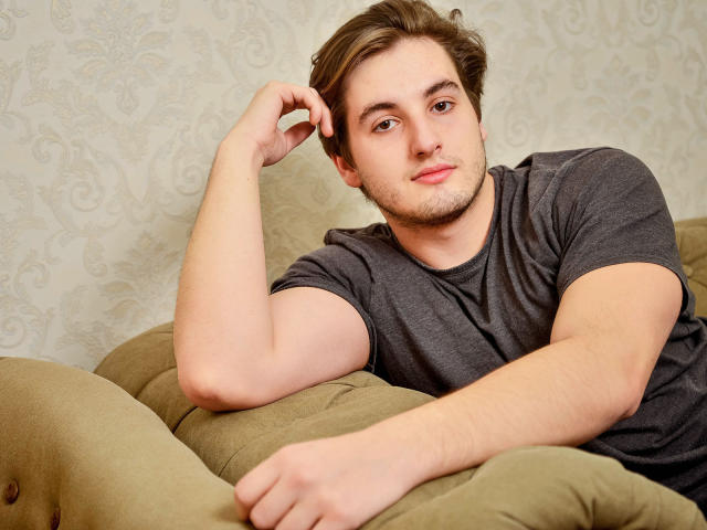 KevinBuster - Live Sex Cam - 6252406