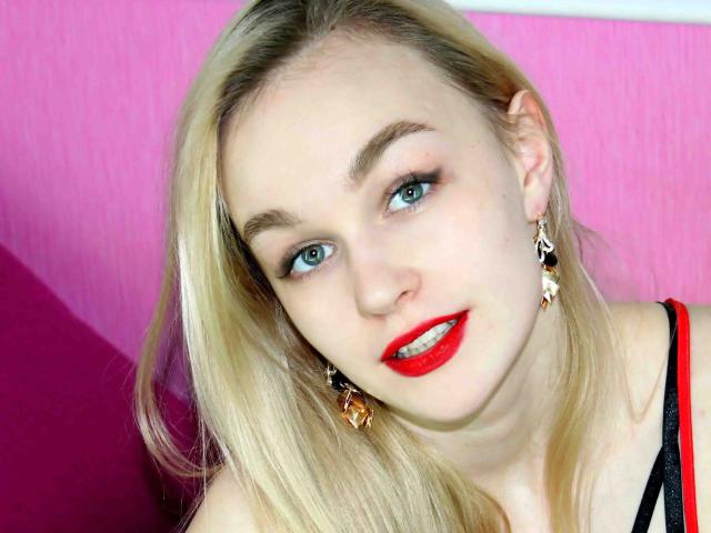MariellaMia - Chat live sex with a Hot chicks with standard titties 