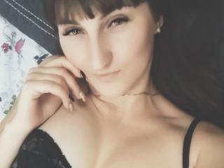 RoxyMate - chat online sex with a shaved pubis Hot babe 