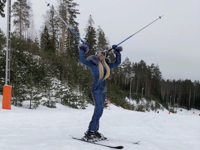 AmazingMiranda - Cam hot avec une Séduisante jeune demoiselle musclée sur le site Xlovecam 