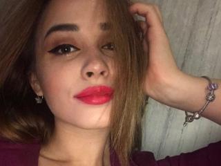 PennyJenny - Chat live sexy with a European 18+ teen woman 
