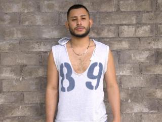 MikeTylor - Web cam hard with a brunet Homosexuals 