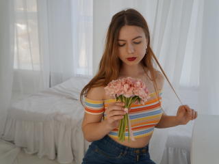 SunarLene - Webcam live hard with this standard body 18+ teen woman 