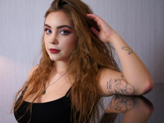 BiancaBrendford - online chat hard with this European Sexy girl 