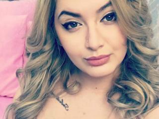 EvaCharm - Live cam sexy with this European Sexy babes 