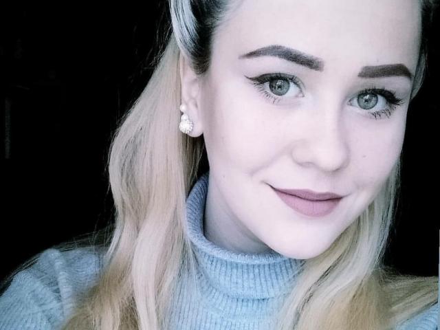 PinkyClass - פורנו בשידור חי ומצלמת סקס - 6309635