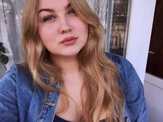 EbbyHoney - Web cam nude with this fit constitution Hot chicks 