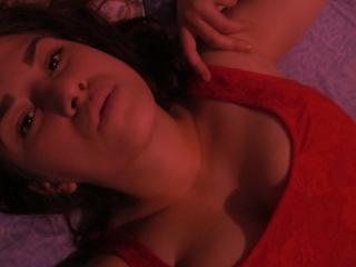 NyaSweet - Live chat hard with a White Hot babe 