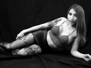 TsLucianna - Spectacle intime avec une Trans à la plastique naturelle sur Xlovecam.com 