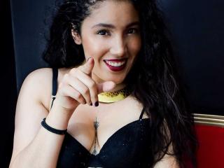 CarolineMuller - Show live x with this 18+ teen woman 