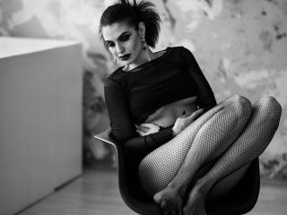 SmileNightSky - Show live nude with a White Attractive woman 