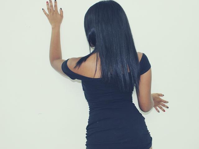 ValerySquirting - Webcam excitant avec une Séduisante jeune canon sexy épilée  