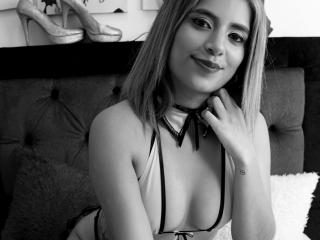 VanesaHotX - Live cam xXx with this Sexy girl with average hooters 