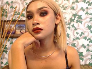 SexyFaceArian - Live chat exciting with this black hair Transsexual 