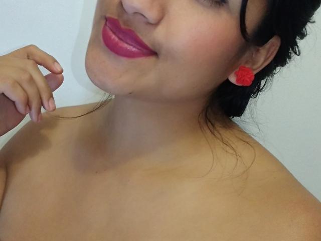 Mileidyy - Chat intime avec une Model mature au physique équilibré sur le site Xlovecam.com 