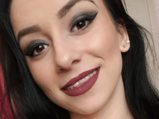 LaraNatlie - Show live hard with this shaved private part Young lady 