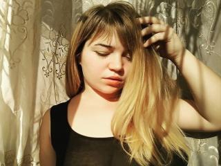 HaileyMilady - online chat nude with a White 18+ teen woman 